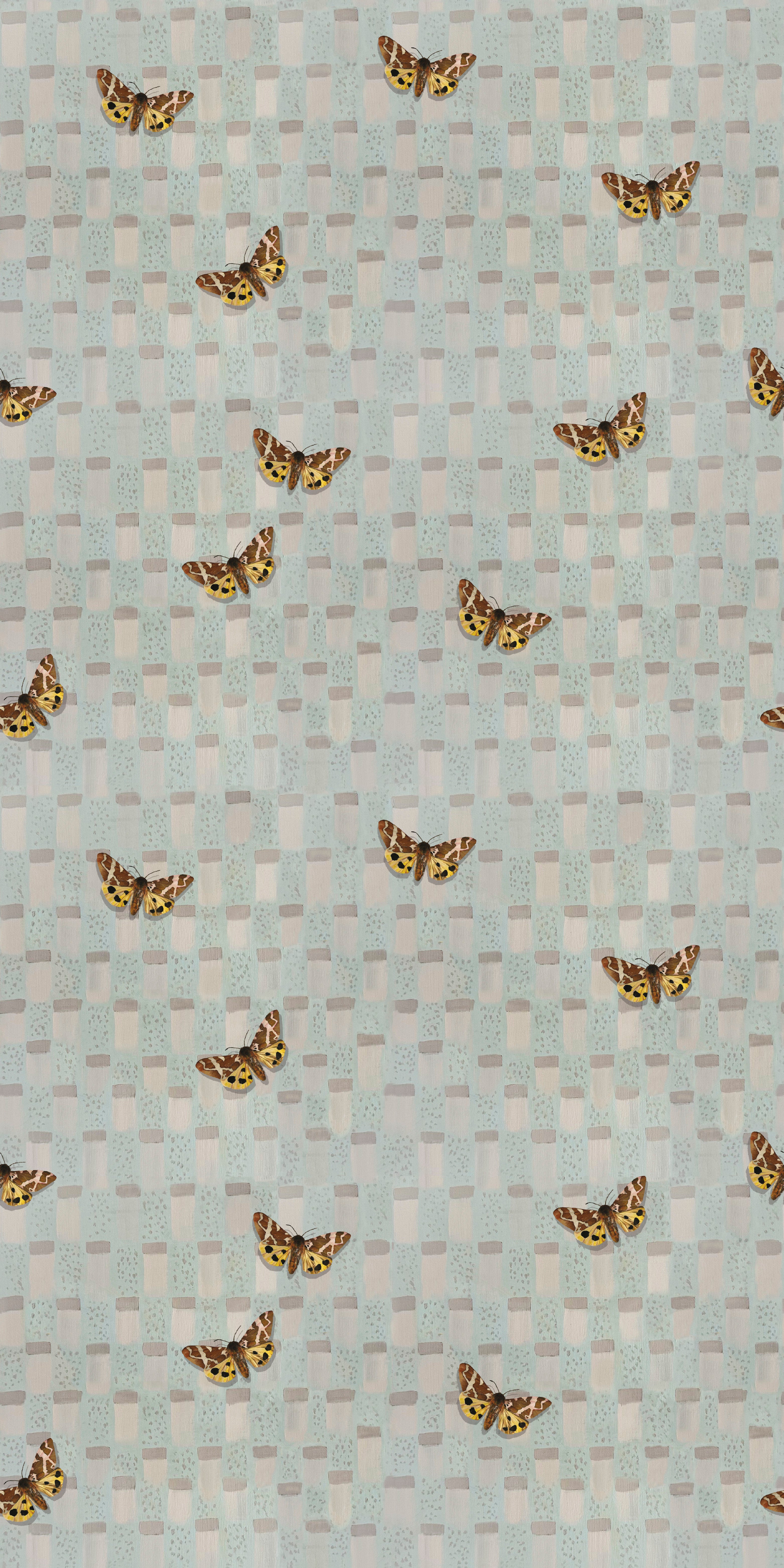 Garden Tiger in Sky color